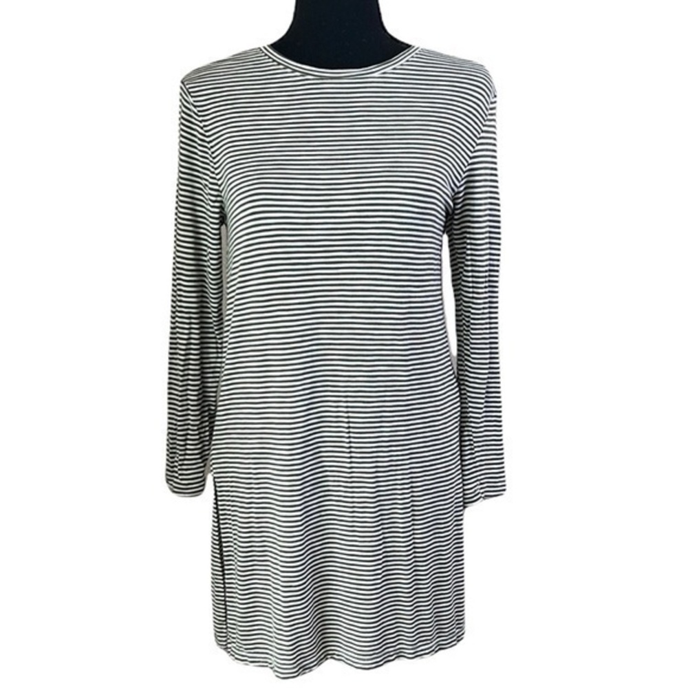 Old Navy Quarter Sleeve Olive and Cream Stripe Tunic T-Shirt Size Small